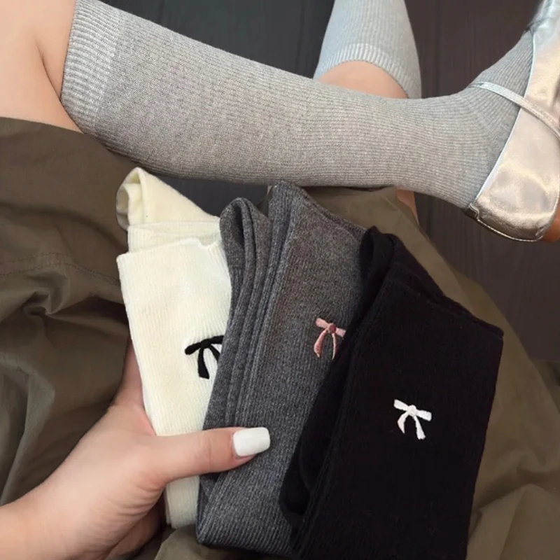 Bow Cotton Solids Color Long Socks Women Girls Autumn Winter Warm Stockings Trendy Casual Knee High Socks Comfortable Long Sock
Bow Cotton Solids Color Long Socks Women Girls Autumn Winter Warm Stockings Trendy Casual Knee High Socks Comfortable Long Sock
