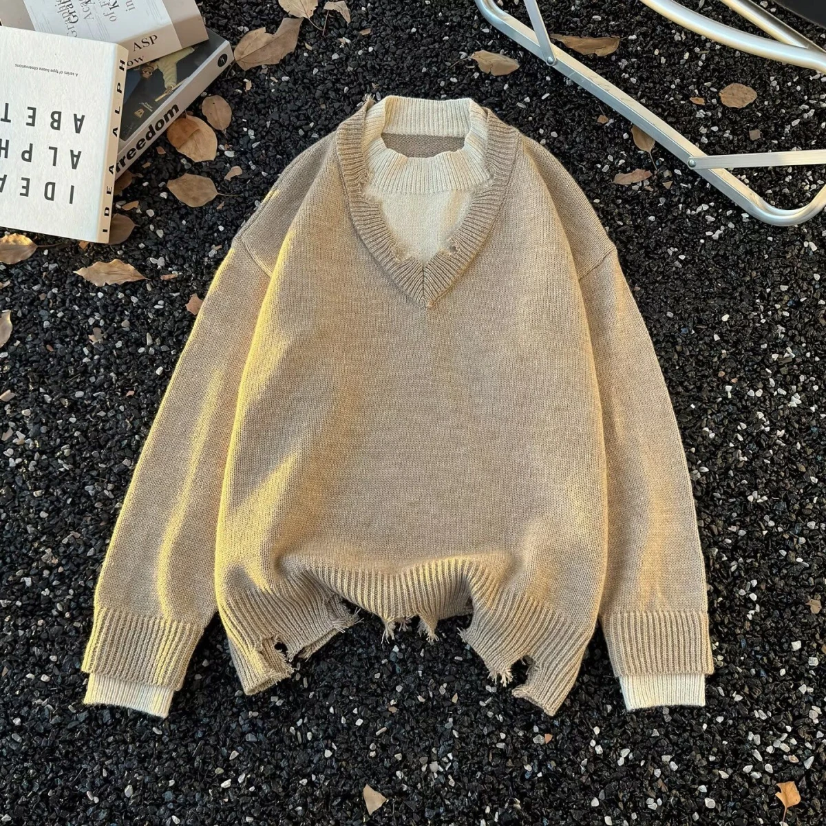 Мужской вязаный свитер в американском ретро-стиле, свободный крой, V-образный вырез, зимний, модный, удобный, дышащий, из полиэфирного волокна, с длинными рукавами
Мужской вязаный свитер в американском ретро-стиле, свободный крой, V-образный вырез, зимний, модный, удобный, дышащий, из полиэфирного волокна, с длинными рукавами