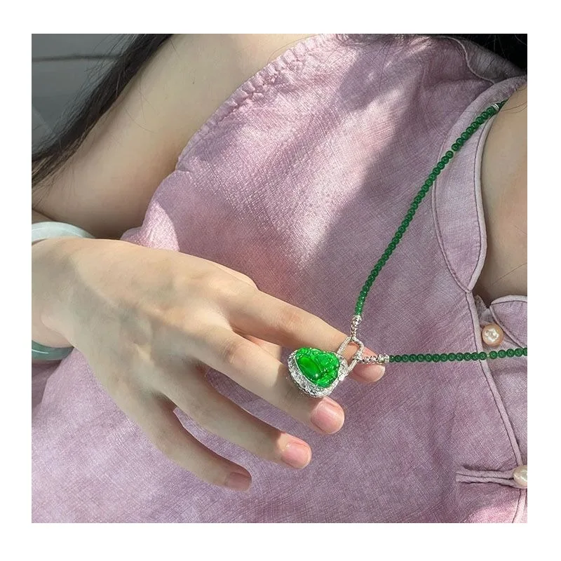 New Chinese-style National Tide Style Millet Beads Emerald Universal Buckle Necklace Fashion Temperament Versatile High-end Acce
New Chinese-style National Tide Style Millet Beads Emerald Universal Buckle Necklace Fashion Temperament Versatile High-end Acce