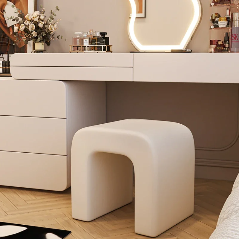 Nordic Cream Vanity Chair - Elegant Light Luxury Dressing Stool, Portable Modern Seat, Perfect for Bedroom Furniture
Nordic Cream Vanity Chair - Elegant Light Luxury Dressing Stool, Portable Modern Seat, Perfect for Bedroom Furniture