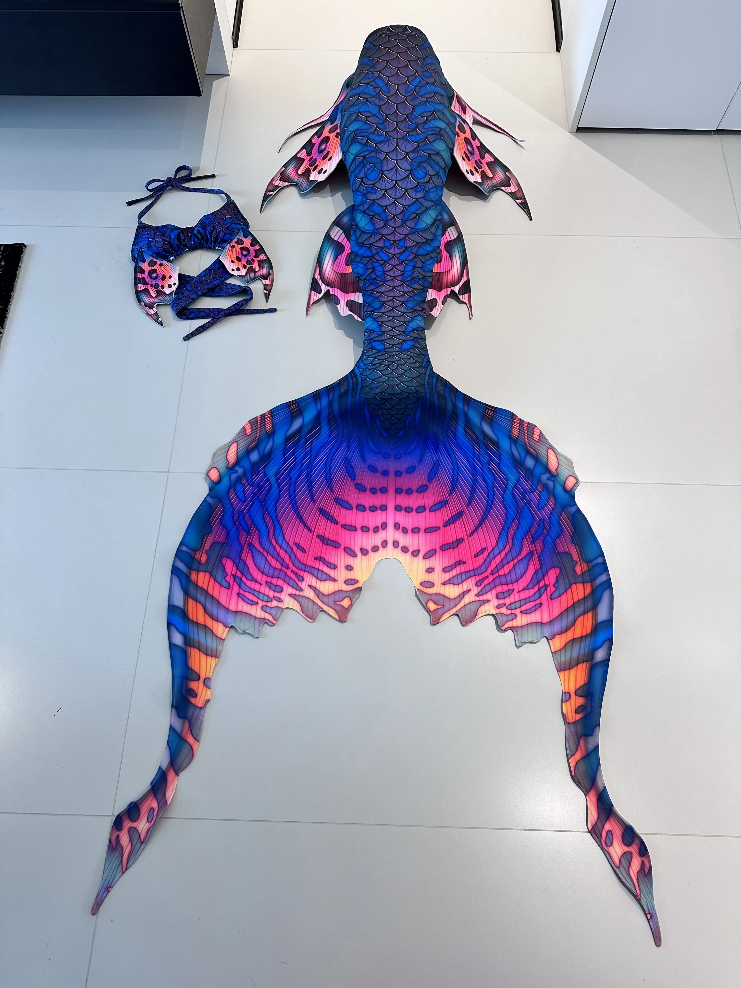 LUXURE Mermaid Carp Tail Beauty Fish Tail Underwater Performance Costume Aquarium Shooting Diving Training Fish Tail
LUXURE Mermaid Carp Tail Beauty Fish Tail Underwater Performance Costume Aquarium Shooting Diving Training Fish Tail