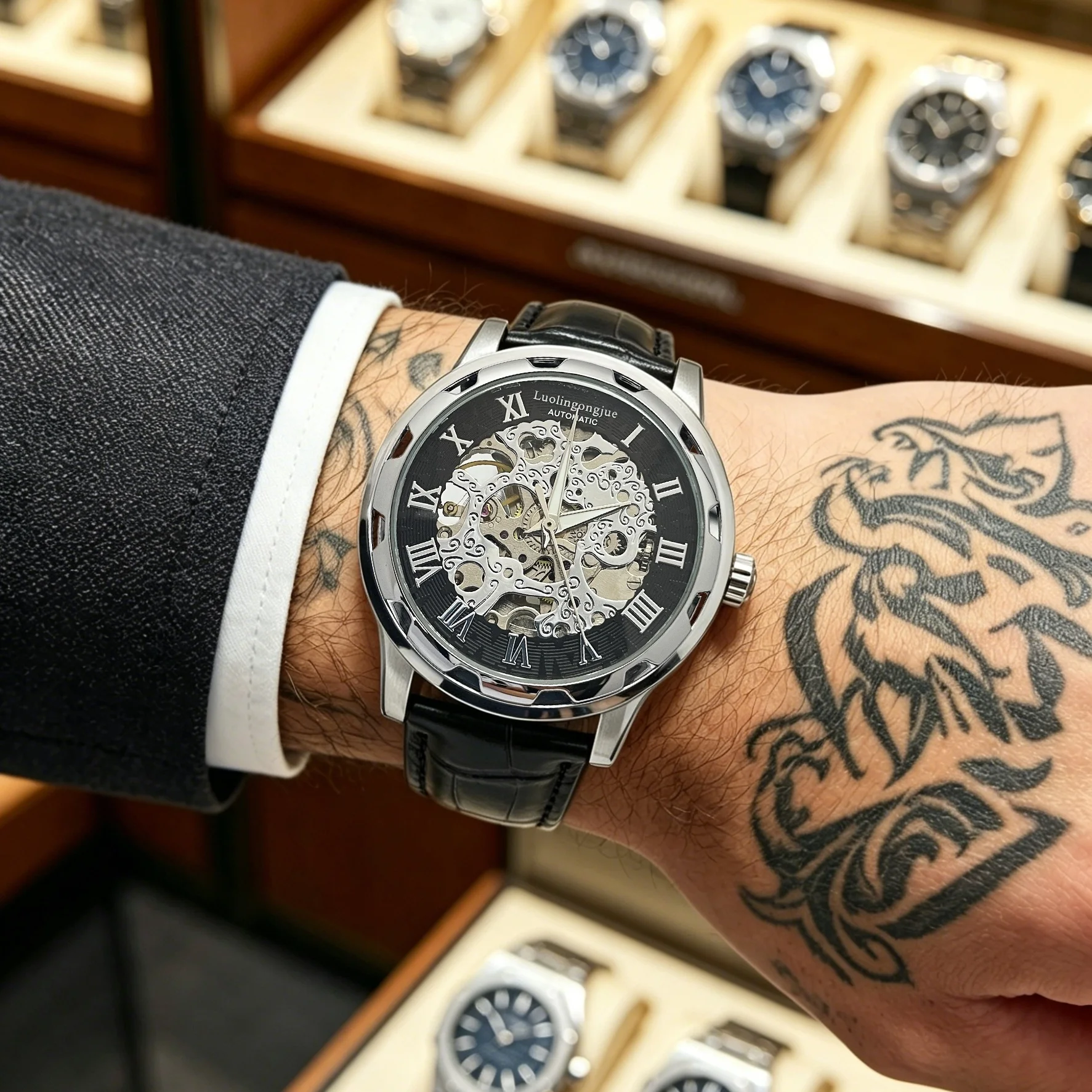 New Trendy Hip-Hop Style Men's Skeleton Mechanical Watch, Automatic Skeleton Movement High-End Men's Watch, Waterproof, Wear-Resistant, Light Luxury Business Wristwatch, Unique Street Style Men's Versatile Commuter High-Appearance Hot-Selling Mechanical W
New Trendy Hip-Hop Style Men's Skeleton Mechanical Watch, Automatic Skeleton Movement High-End Men's Watch, Waterproof, Wear-Resistant, Light Luxury Business Wristwatch, Unique Street Style Men's Versatile Commuter High-Appearance Hot-Selling Mechanical W