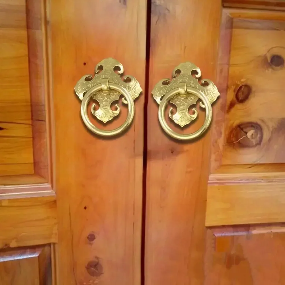 Элегантная дверная ручка из твердой латуни с подлинной антикварной отделкой для современного и традиционного декора
Элегантная дверная ручка из твердой латуни с подлинной антикварной отделкой для современного и традиционного декора