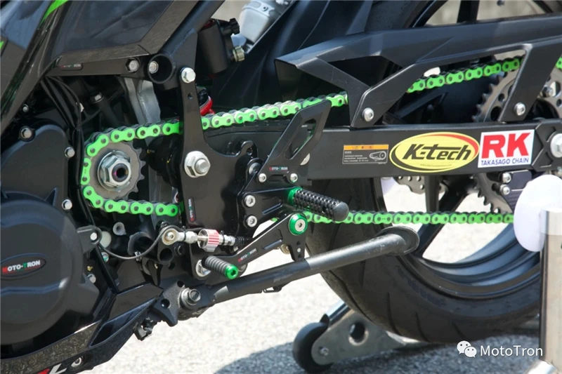 MOTO TRON NINJA400 raised pedal sub-frame, exhaust pipe hanger, upper Samsung, frame tie rod
MOTO TRON NINJA400 raised pedal sub-frame, exhaust pipe hanger, upper Samsung, frame tie rod