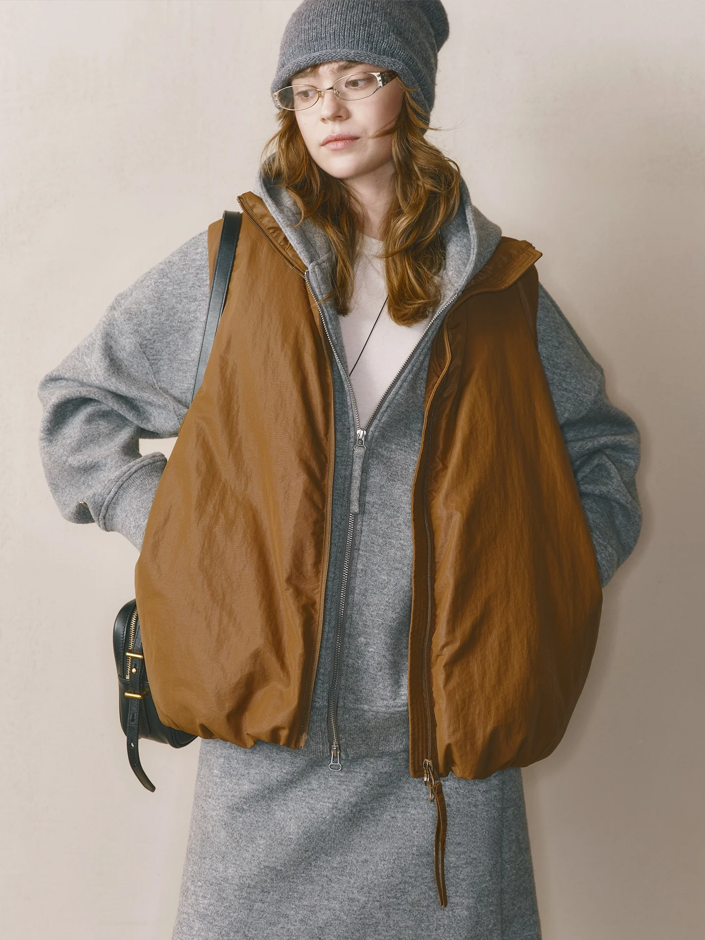 Жилет из 95% белого гусиного пуха с бумажным покрытием, ветрозащитный, легкий, теплый, с воротником-стойкой, для женщин, для повседневной носки
Жилет из 95% белого гусиного пуха с бумажным покрытием, ветрозащитный, легкий, теплый, с воротником-стойкой, для женщин, для повседневной носки