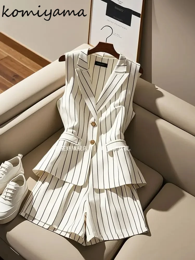 Korean Fashion Stripe Two Piece Sets Laper Neck Sleeveless Single Breasted Vest Tops +high Waist Short Summer Suit Women
Korean Fashion Stripe Two Piece Sets Laper Neck Sleeveless Single Breasted Vest Tops +high Waist Short Summer Suit Women