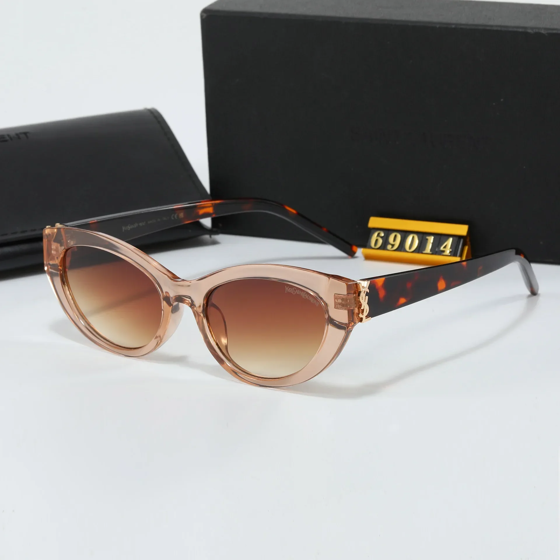 2025 New Fashion Cat Eye High-end Sunglasses, Trendy and Fashionable, Men's and Women's Sun Shading and UV Resistant Sunglasses
2025 New Fashion Cat Eye High-end Sunglasses, Trendy and Fashionable, Men's and Women's Sun Shading and UV Resistant Sunglasses