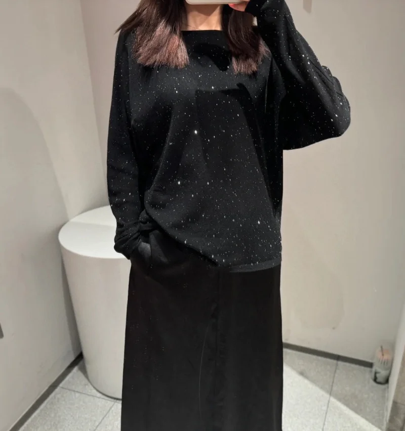 French women's sweater, fashionable, high-end, elegant, starry sky bead wool off shoulder sleeves, one shoulder top
French women's sweater, fashionable, high-end, elegant, starry sky bead wool off shoulder sleeves, one shoulder top