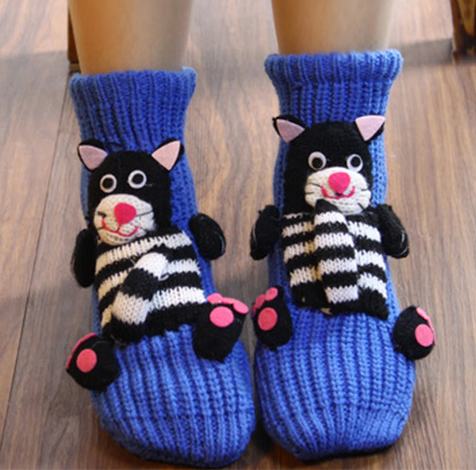 Women'S Thick Knitted Anti Slip Warm Casual Carpet Socks Cartoon Christmas Pattern Warm Shoe Cover Winter Warm Socks
Women'S Thick Knitted Anti Slip Warm Casual Carpet Socks Cartoon Christmas Pattern Warm Shoe Cover Winter Warm Socks