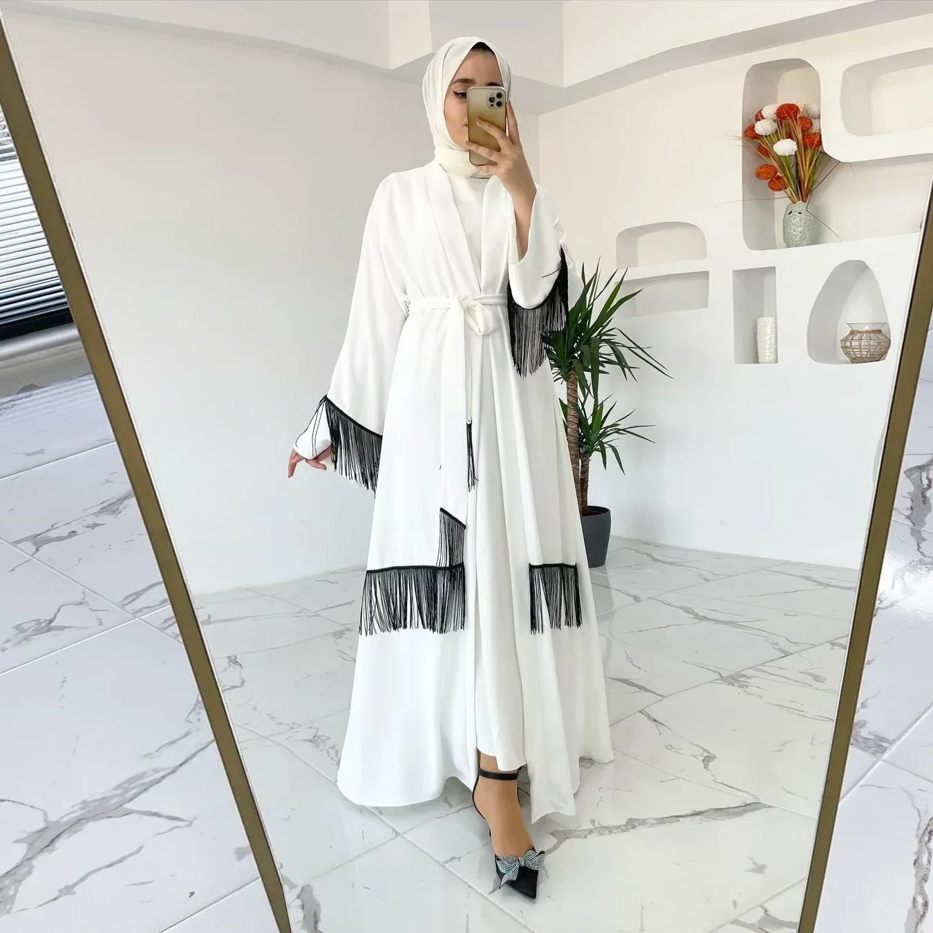 Fashion Tassel Kimono Abayas Eid Muslim Robe Abaya Syari Female Full Length Opened Muslim Abaya Worship Service Islamic Clothing
Fashion Tassel Kimono Abayas Eid Muslim Robe Abaya Syari Female Full Length Opened Muslim Abaya Worship Service Islamic Clothing