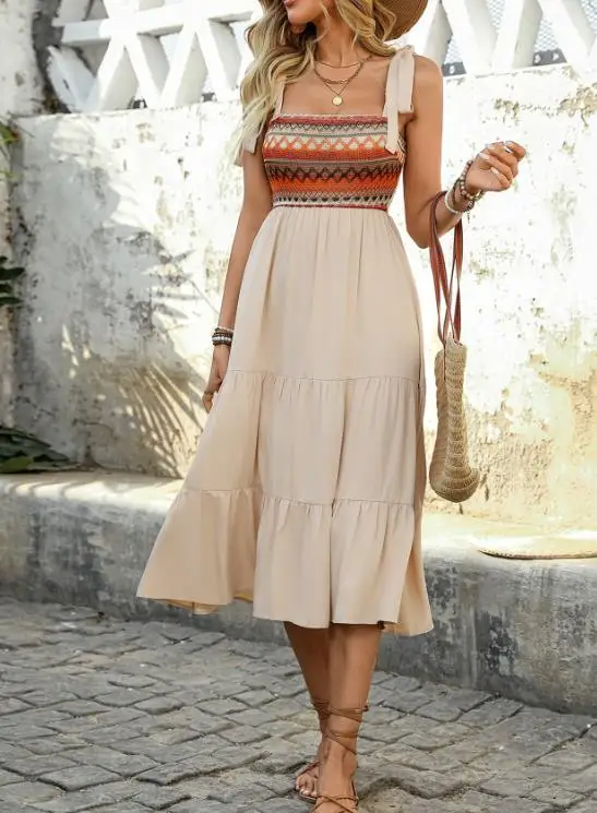 Women's Dress Summer New Style French Elegant Temperament Casual Vacation Style Color Blocked Knitted Backless Long Dress
Women's Dress Summer New Style French Elegant Temperament Casual Vacation Style Color Blocked Knitted Backless Long Dress