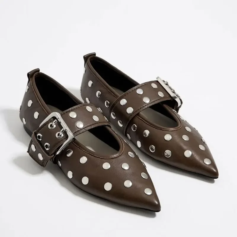 2024Women's European and American Spring/Summer New Fashion Rivet Pointed Women's Ballet Flat Shoes Large Versatile Sandals
2024Women's European and American Spring/Summer New Fashion Rivet Pointed Women's Ballet Flat Shoes Large Versatile Sandals