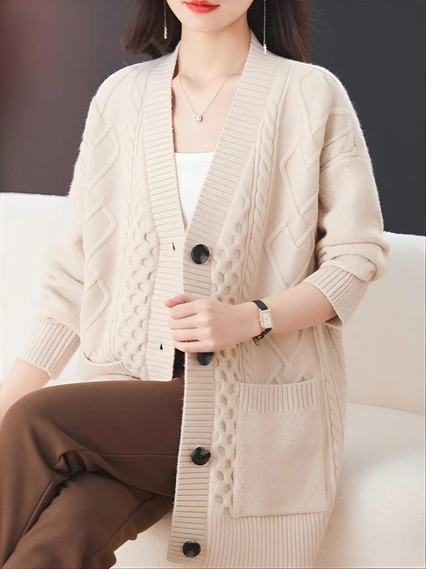 Длинные кардиганы в стиле шоу-жоу для женщин, летние, полупрозрачные, изящные, с оборками, в стиле люкс, нежные, повседневные, приятные для кожи, с V-образным вырезом, приталенные
Длинные кардиганы в стиле шоу-жоу для женщин, летние, полупрозрачные, изящные, с оборками, в стиле люкс, нежные, повседневные, приятные для кожи, с V-образным вырезом, приталенные