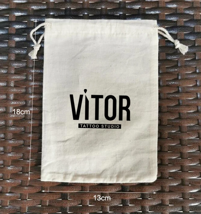 100PCS Customised Logo 13x18cm Natural Cotton Bags Drawstring Gift Pouches Screen Printed With Black Color Logo
100PCS Customised Logo 13x18cm Natural Cotton Bags Drawstring Gift Pouches Screen Printed With Black Color Logo
