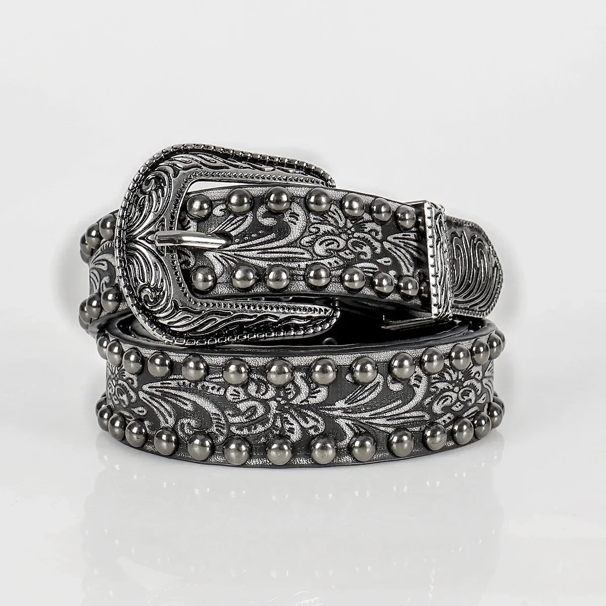 New Women's Vintage Fashion Thread Piercing Rivet Embossed Black Belt Women's Personalized Needle Buckle Belt
New Women's Vintage Fashion Thread Piercing Rivet Embossed Black Belt Women's Personalized Needle Buckle Belt