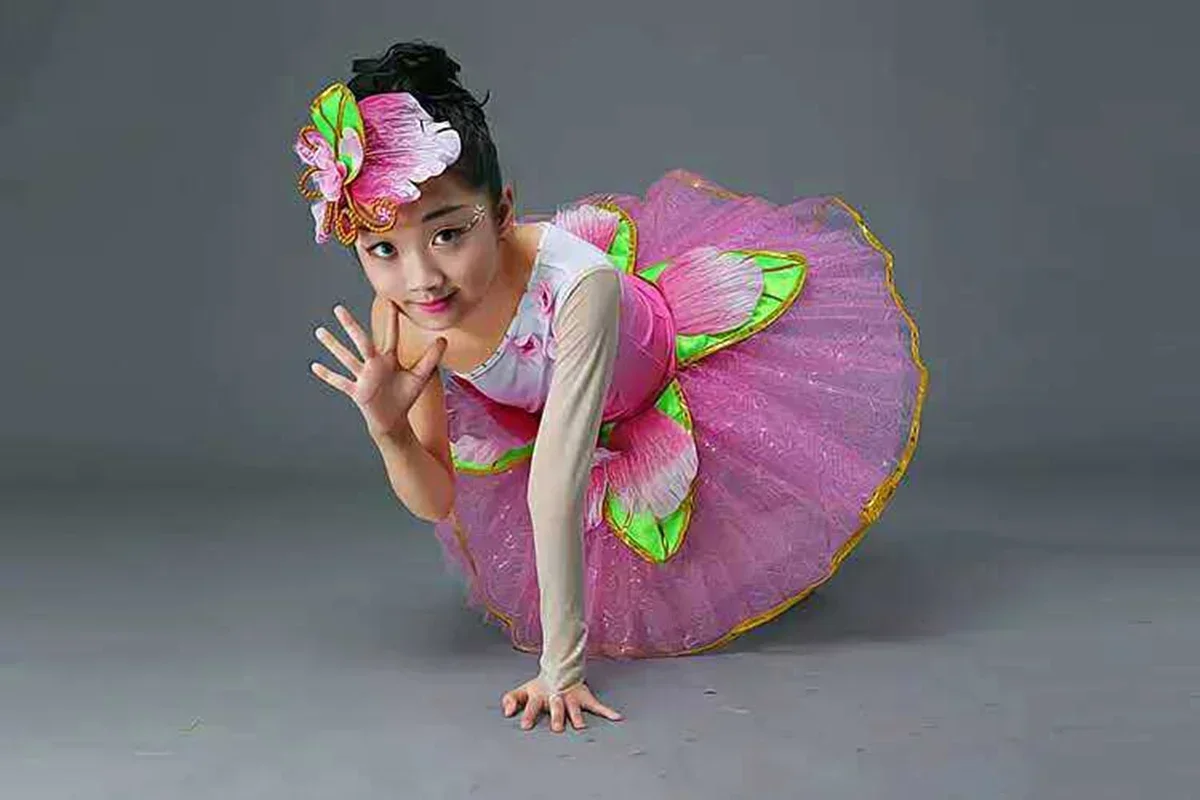 Pink Childrens fancy dress modern salsa Sequins dancing dress of girl kids dance dress for girls competition dance costume wear
Pink Childrens fancy dress modern salsa Sequins dancing dress of girl kids dance dress for girls competition dance costume wear