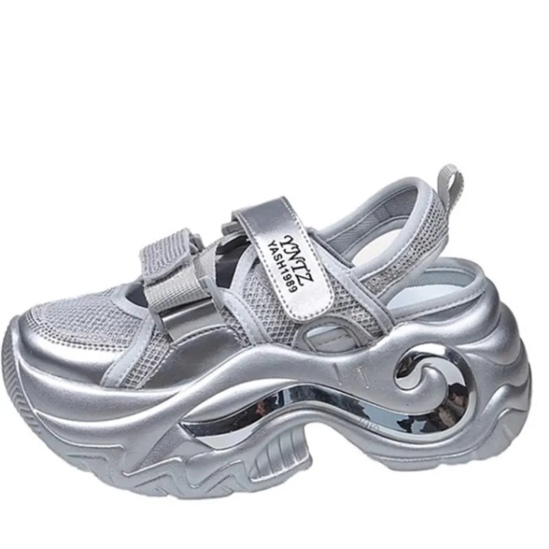 7 см новые летние женские спортивные уличные сандалии, модные нескользящие мягкие дышащие повседневные пляжные туфли на каблуке, трендовые удобные тапочки 
7 см новые летние женские спортивные уличные сандалии, модные нескользящие мягкие дышащие повседневные пляжные туфли на каблуке, трендовые удобные тапочки