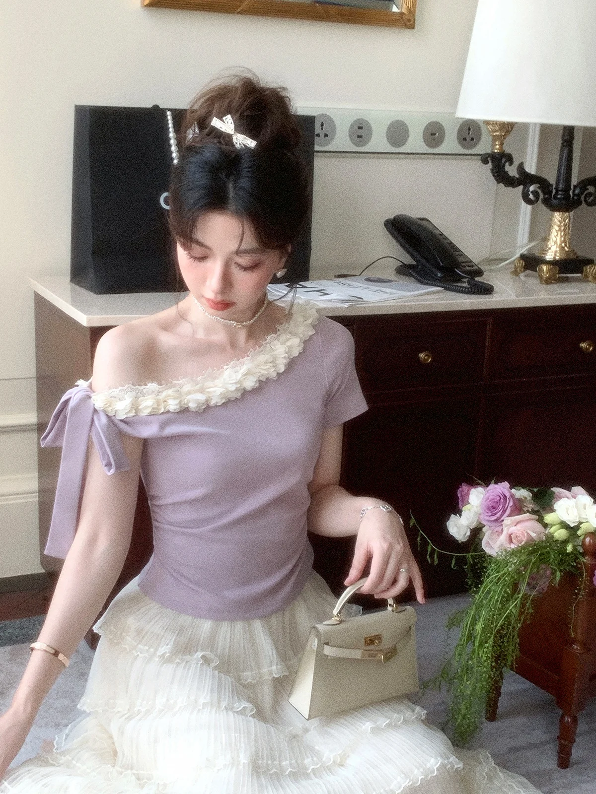 Elegant Purple Asymmetrical Shoulder Slim Fit T-Shirt Women's Summer Waist-Cinching Top by Deer Auntie Zhuo Uncle
Elegant Purple Asymmetrical Shoulder Slim Fit T-Shirt Women's Summer Waist-Cinching Top by Deer Auntie Zhuo Uncle