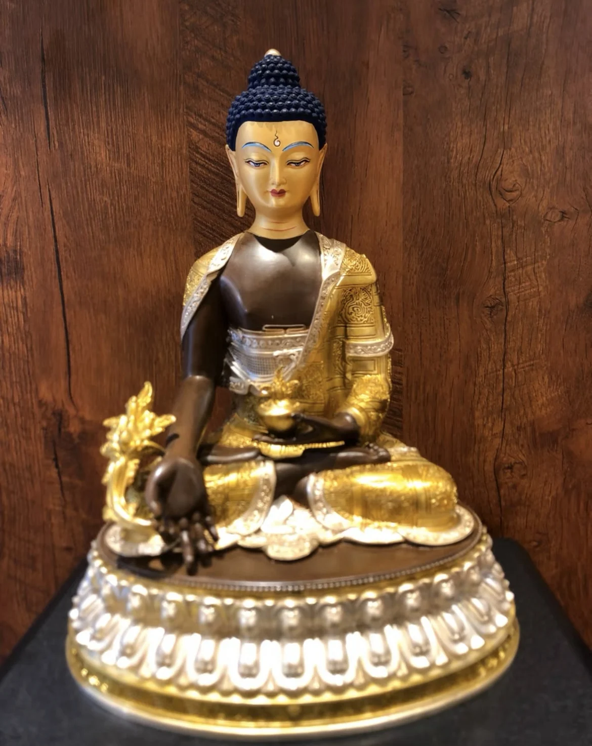 30cm large Wholesale Buddhist Item 5A GOOD gilding copper Sakyamuni Medicine Buddha statue HOME family protection worship Buddha
30cm large Wholesale Buddhist Item 5A GOOD gilding copper Sakyamuni Medicine Buddha statue HOME family protection worship Buddha