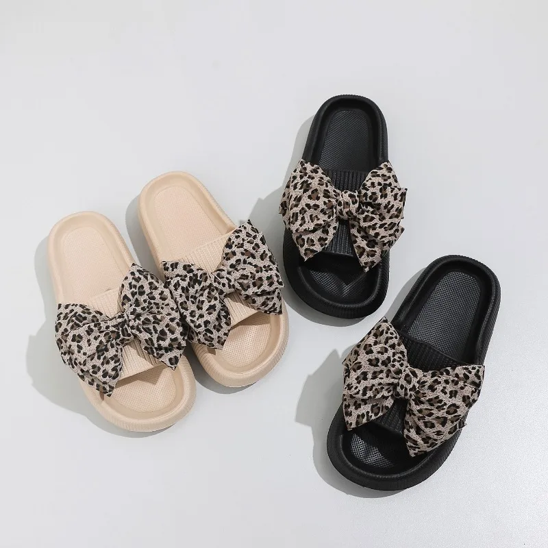 New Spring/Summer2026 Fashionable European and American Style EVA Thick-soled Leopard Print Bow Sandals for Women,Korean Version
New Spring/Summer2026 Fashionable European and American Style EVA Thick-soled Leopard Print Bow Sandals for Women,Korean Version