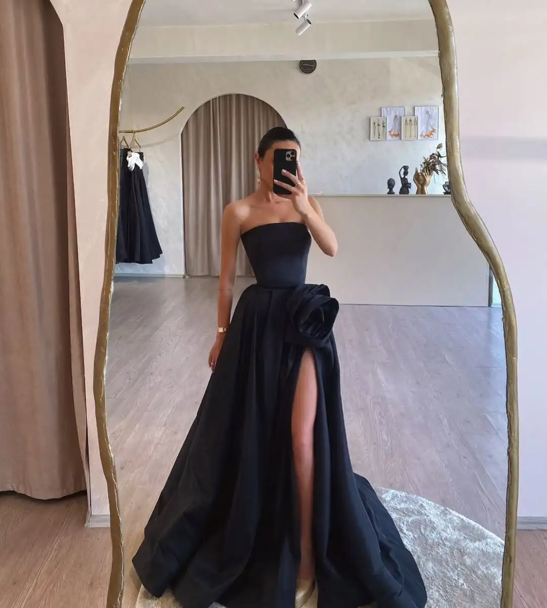 Customized Exquisite Satin A-Line Flowers Evening Dresses Strapless Sleeveless Panel Train Black Special Occasion Gowns
Customized Exquisite Satin A-Line Flowers Evening Dresses Strapless Sleeveless Panel Train Black Special Occasion Gowns