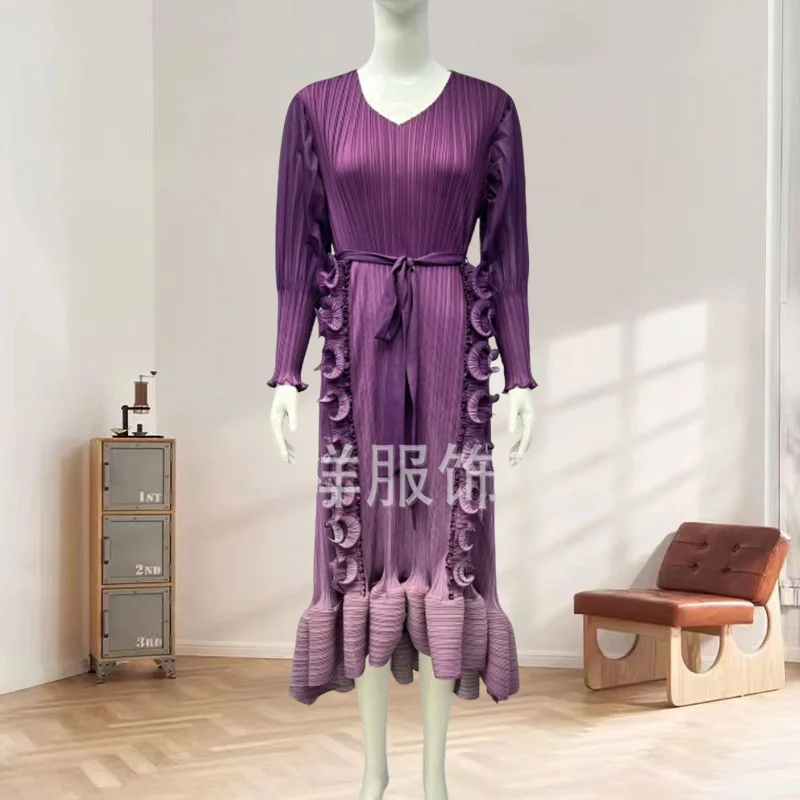 Miyake Ruffled Dress Plisse Haute Sense Fold Gradient Pleat Women Tie Waist V-neck Lantern Sleeve Ruffle Pleats Long Dresses
Miyake Ruffled Dress Plisse Haute Sense Fold Gradient Pleat Women Tie Waist V-neck Lantern Sleeve Ruffle Pleats Long Dresses