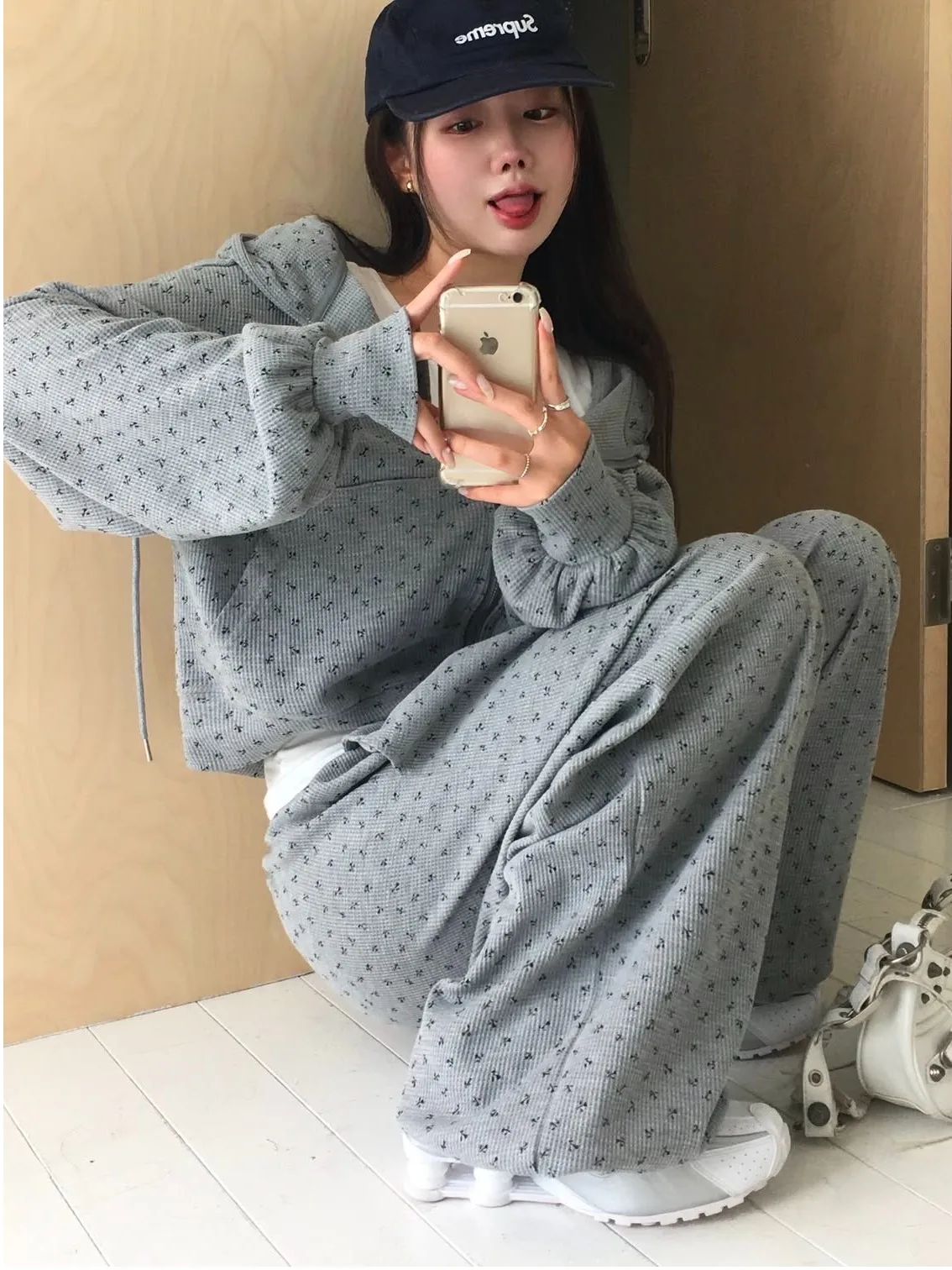 Шикарная осенняя винтажная толстовка с капюшоном с цветочным принтом, женские повседневные брюки с высокой талией и лацканами, комплект из двух предметов, эксклюзивный комплект для поездок на работу Sle онлайн
Шикарная осенняя винтажная толстовка с капюшоном с цветочным принтом, женские повседневные брюки с высокой талией и лацканами, комплект из двух предметов, эксклюзивный комплект для поездок на работу Sle онлайн