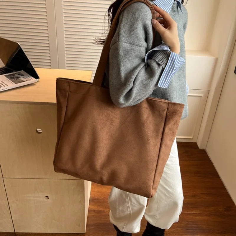 Women's Casual Minimalist Style Suede Tote Bag, Ideal for Daily Use, School Commute, Weekend Outings & Shopping Bags for Women
Women's Casual Minimalist Style Suede Tote Bag, Ideal for Daily Use, School Commute, Weekend Outings & Shopping Bags for Women