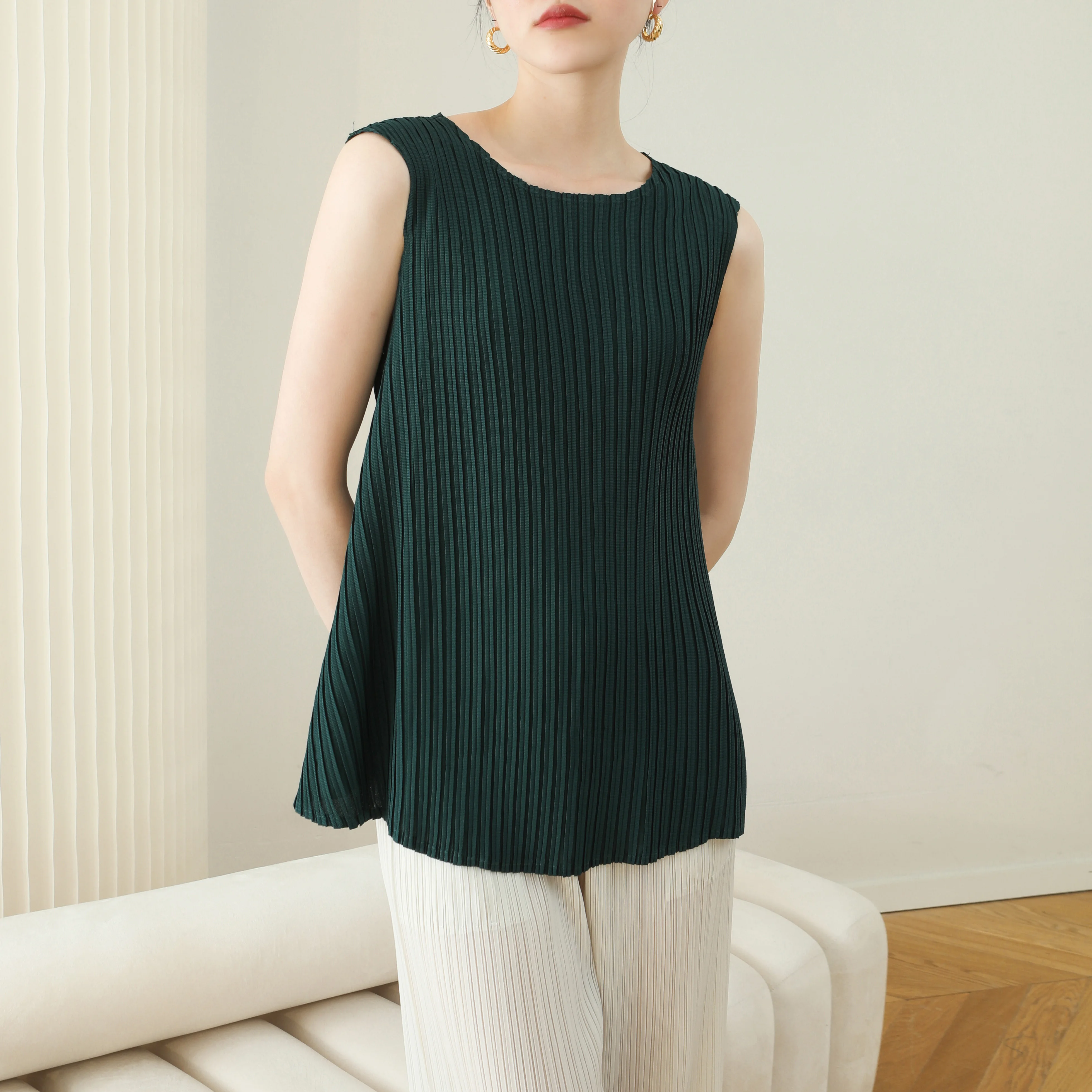 Quality 2022 Summer INS Style round collar commuting solid color casual loose small fragrance vest T-shirt
Quality 2022 Summer INS Style round collar commuting solid color casual loose small fragrance vest T-shirt