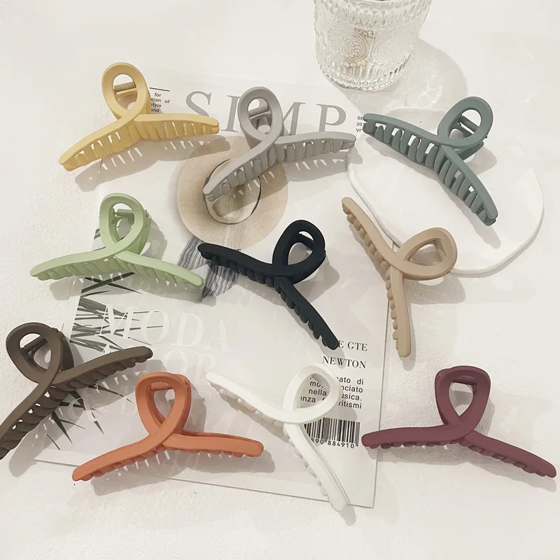 1 шт., матовая лента, большая яркая цветная простая темпераментная заколка для волос в форме акулы, аксессуары для женщин 
1 шт., матовая лента, большая яркая цветная простая темпераментная заколка для волос в форме акулы, аксессуары для женщин