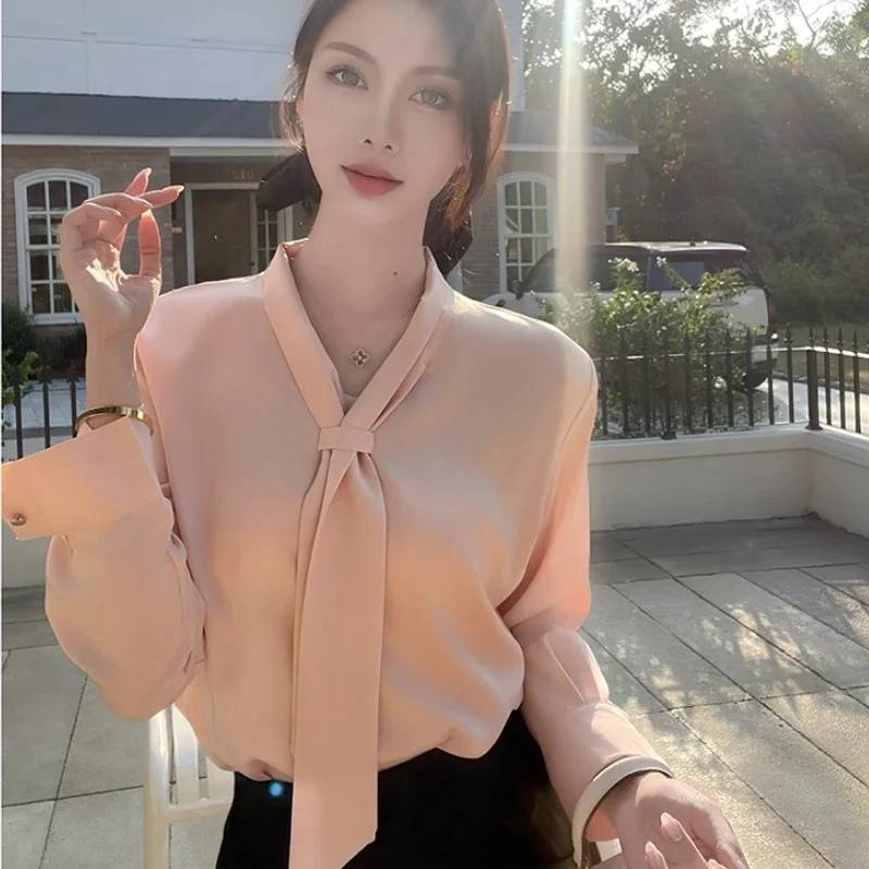 Satin Women's Blouses Korean Shirts FASHION Loose Spring/Summer Casual Clothing Solid V-Neck Long Sleeve Women Tops
Satin Women's Blouses Korean Shirts FASHION Loose Spring/Summer Casual Clothing Solid V-Neck Long Sleeve Women Tops