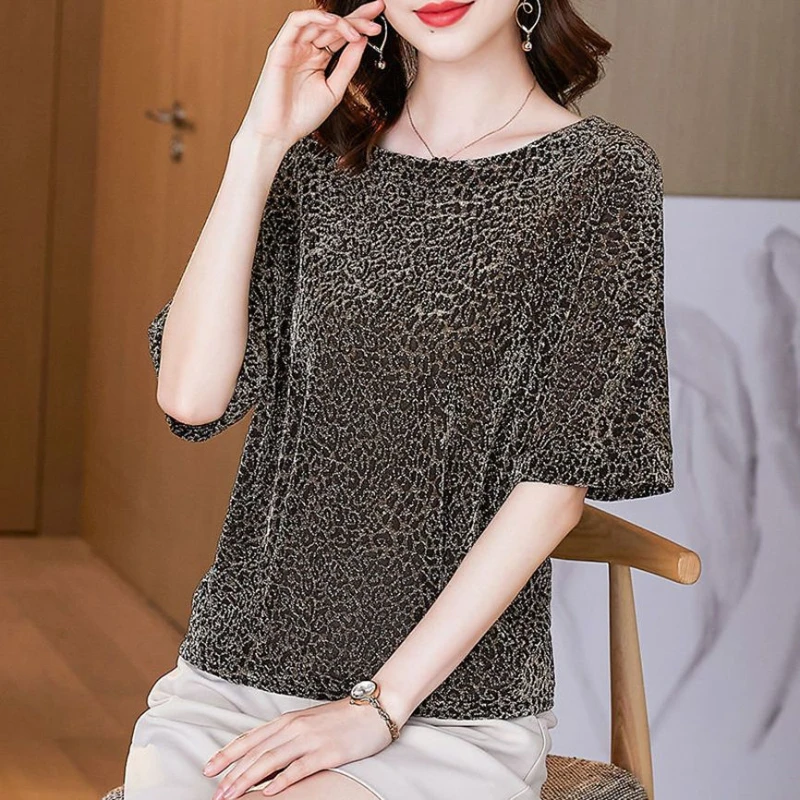 Mom Wears Bright Silk Short-sleeved T-shirt Women with Large Size Loose Versatile Fashionable Temperament Base Shirt
Mom Wears Bright Silk Short-sleeved T-shirt Women with Large Size Loose Versatile Fashionable Temperament Base Shirt