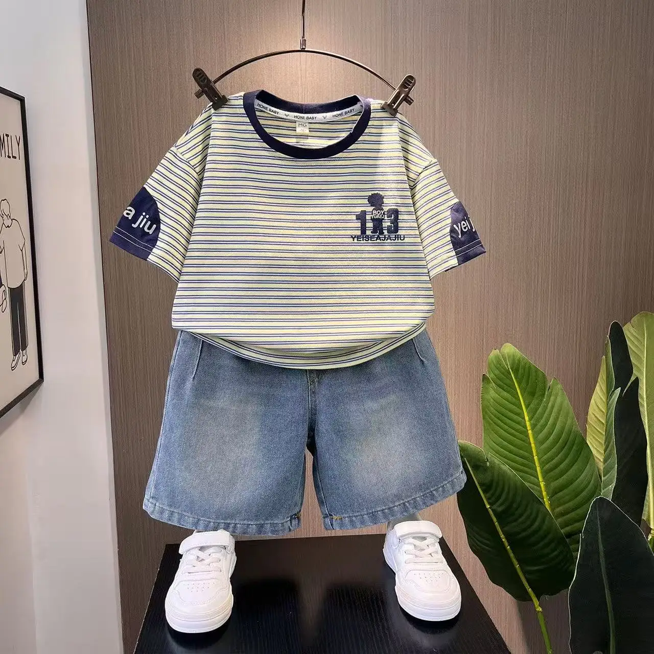 Fashion Boys Summer Set Kids Short Sleeve Striped Pullover T-Shirt+Jeans Short 2pcs New Korean Children Casual Clothes
Fashion Boys Summer Set Kids Short Sleeve Striped Pullover T-Shirt+Jeans Short 2pcs New Korean Children Casual Clothes