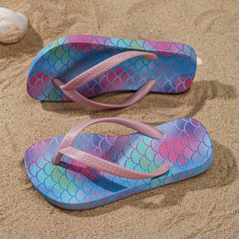 A pair of children's summer sandals, made of outdoor material which is soft and comfortable, lightweight beach shoes, YZ-YZ507
A pair of children's summer sandals, made of outdoor material which is soft and comfortable, lightweight beach shoes, YZ-YZ507