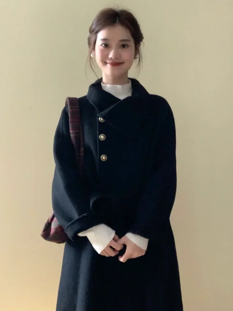 MiiiiX Retro Elegant Thicken Black Woolen Coat Loose Waist Lace-up Frock Coat Single Breasted Trench 2024 Autumn Women's Clothes
MiiiiX Retro Elegant Thicken Black Woolen Coat Loose Waist Lace-up Frock Coat Single Breasted Trench 2024 Autumn Women's Clothes