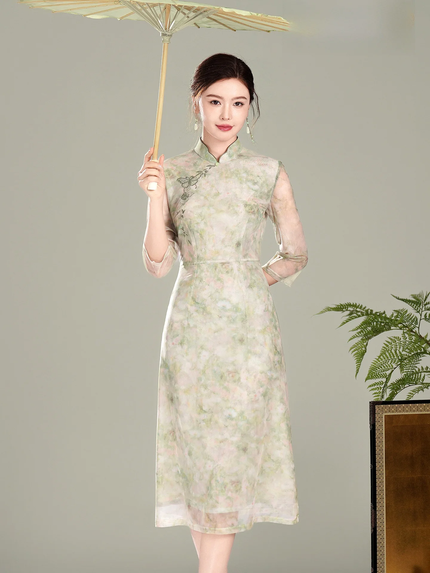 Xiu Guan Tang Spring 2026 Summer New Style Embroidered Flower Improved Chinese National Style Women's Seven-Sleeve ...
Xiu Guan Tang Spring 2026 Summer New Style Embroidered Flower Improved Chinese National Style Women's Seven-Sleeve ...