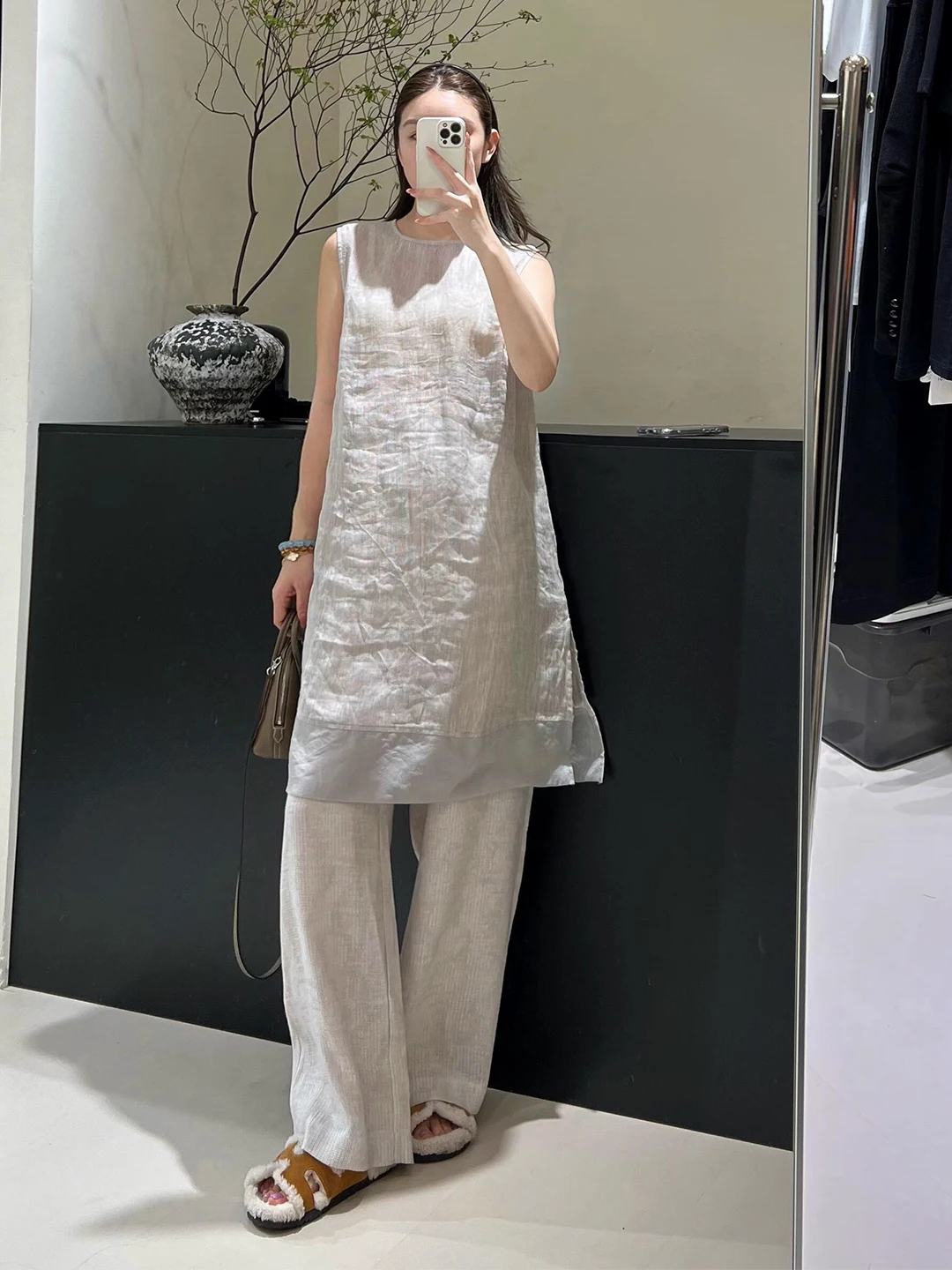 Laid-back Cotton Linen Set Women Summer Loose Age-defying Casual Sleeveless Dress And Pants Two-piece Set round Neck Vest
Laid-back Cotton Linen Set Women Summer Loose Age-defying Casual Sleeveless Dress And Pants Two-piece Set round Neck Vest