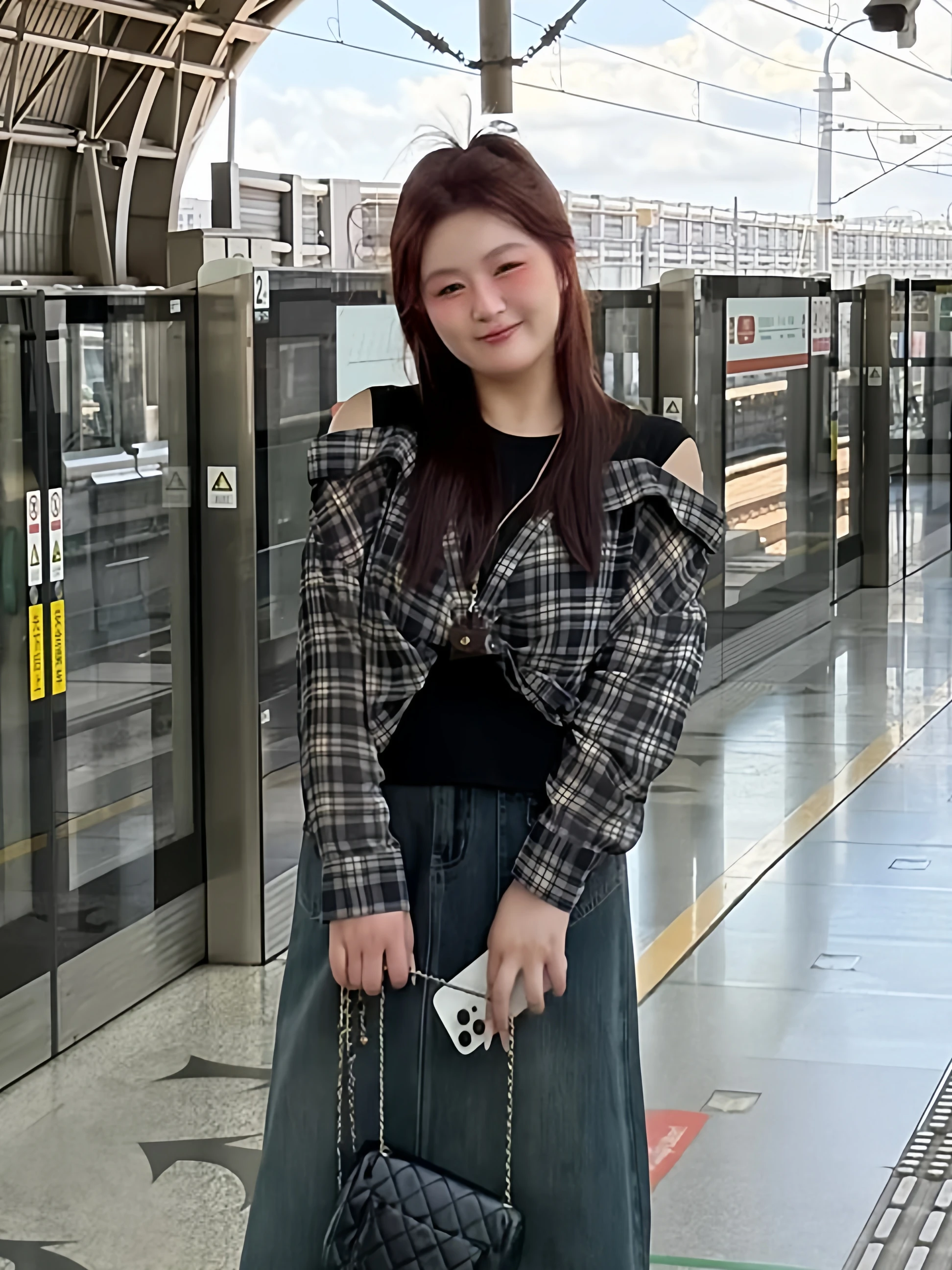 plus Size Women's Plaid Patchwork Long Sleeve Shirt Spring Slimming Shoulder Bared Elegant Top Korean Style Commute Fashion
plus Size Women's Plaid Patchwork Long Sleeve Shirt Spring Slimming Shoulder Bared Elegant Top Korean Style Commute Fashion