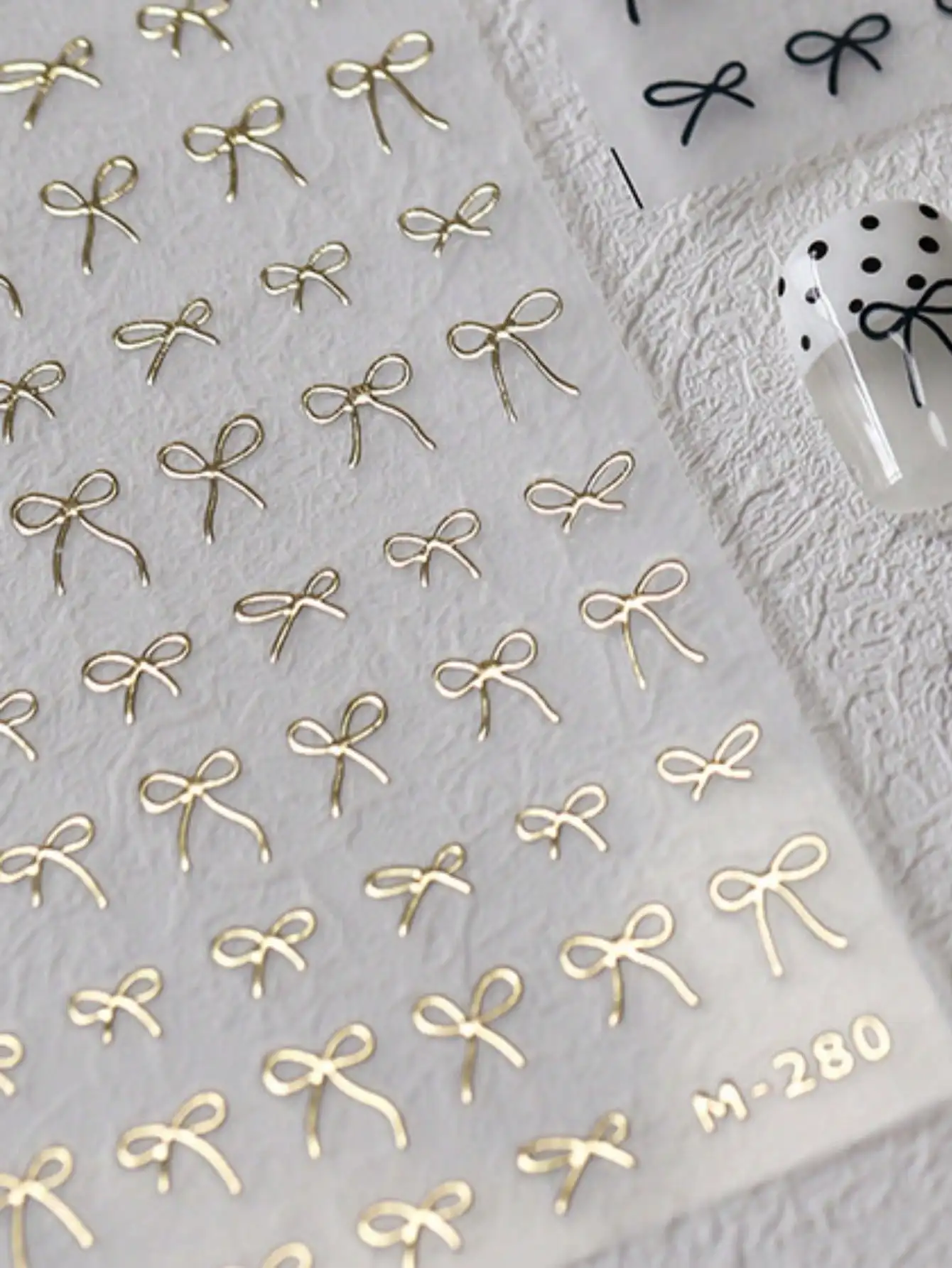 1pc 5D Elegant Minimalist Gold Bowknot Nail Art Sticker, Simple Metallic Ribbon Bow Nail Art, Shimmering Luxurious Finish, Create Chic Nail Design, Suitable For Women DIY Nail Sticker Nail Supplies Nails Nail Stickers
1pc 5D Elegant Minimalist Gold Bowknot Nail Art Sticker, Simple Metallic Ribbon Bow Nail Art, Shimmering Luxurious Finish, Create Chic Nail Design, Suitable For Women DIY Nail Sticker Nail Supplies Nails Nail Stickers