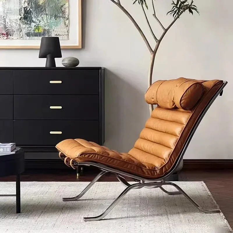 Medieval sofa chair leisure chair light luxury high-end retro recliner Italian negotiation chair
Medieval sofa chair leisure chair light luxury high-end retro recliner Italian negotiation chair
