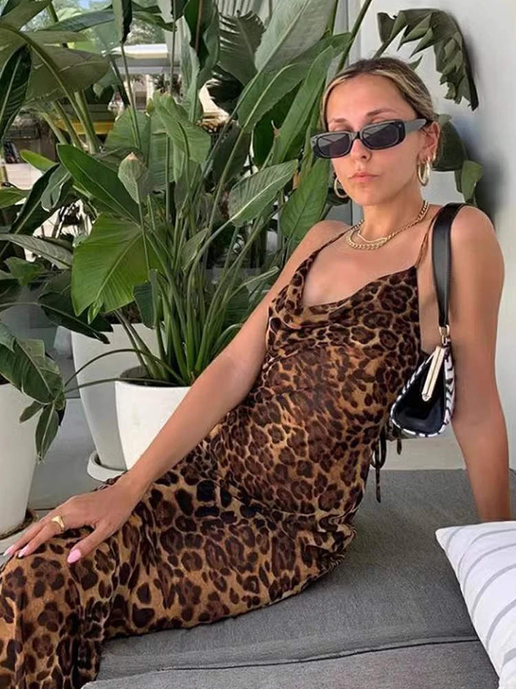 Sexy Backless Light Thin Leopard Print Summer New Style Women's Dress Street Style High Waist A-Line Skirt V-Neck Sleeveless
Sexy Backless Light Thin Leopard Print Summer New Style Women's Dress Street Style High Waist A-Line Skirt V-Neck Sleeveless