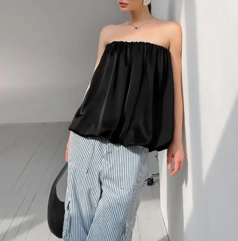 Solid Color Slim Fit Loose and Fashionable Women's Strapless Vest for Summer Elegant Slim Fit Flower Bud Shape Strapless Vest
Solid Color Slim Fit Loose and Fashionable Women's Strapless Vest for Summer Elegant Slim Fit Flower Bud Shape Strapless Vest