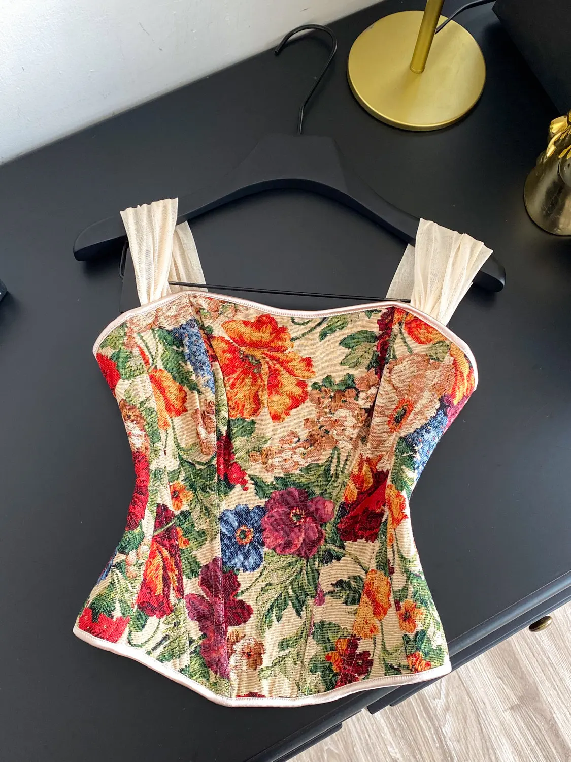 Foamlina Vintage Floral Bustier Top Sexy Mesh Wide Strap Sleeveless Back Zipper Slim Corset Cami Y2K Slimming Party Streetwear
Foamlina Vintage Floral Bustier Top Sexy Mesh Wide Strap Sleeveless Back Zipper Slim Corset Cami Y2K Slimming Party Streetwear