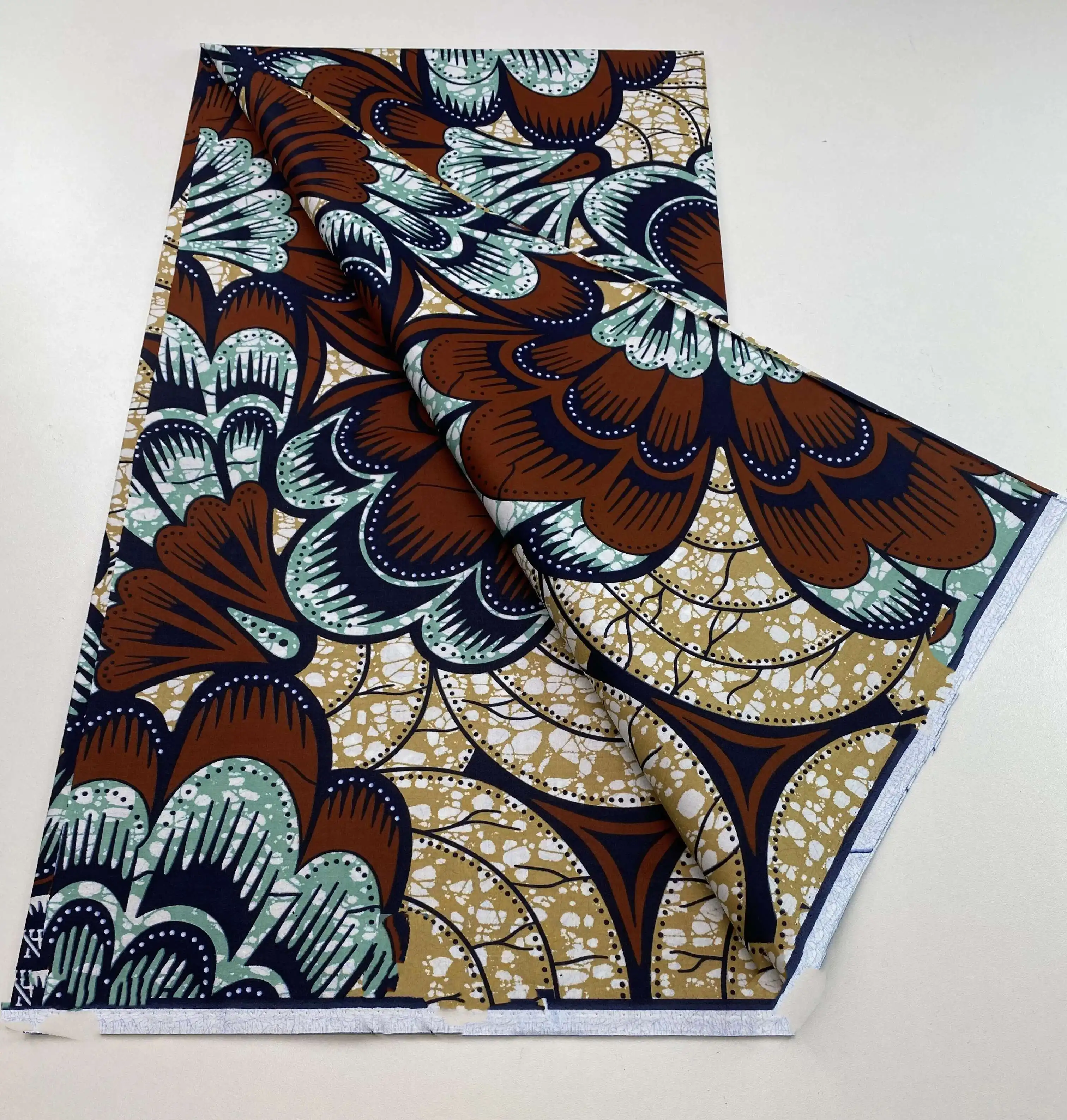 Ankara African Print Batik Pagne Real Wax Fabric Sewing Patchwork Wedding Dress Craft Material 100% Polyester High Quality Tissu
Ankara African Print Batik Pagne Real Wax Fabric Sewing Patchwork Wedding Dress Craft Material 100% Polyester High Quality Tissu