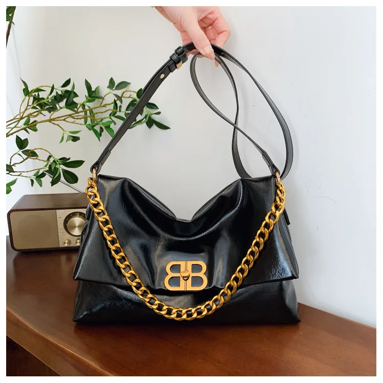 Новая женская мягкая сумка в стиле ретро 2025 года — повседневная большая вместимость, модная цепочка на плечо/подмышках, подходящие пальто/платья
Новая женская мягкая сумка в стиле ретро 2025 года — повседневная большая вместимость, модная цепочка на плечо/подмышках, подходящие пальто/платья