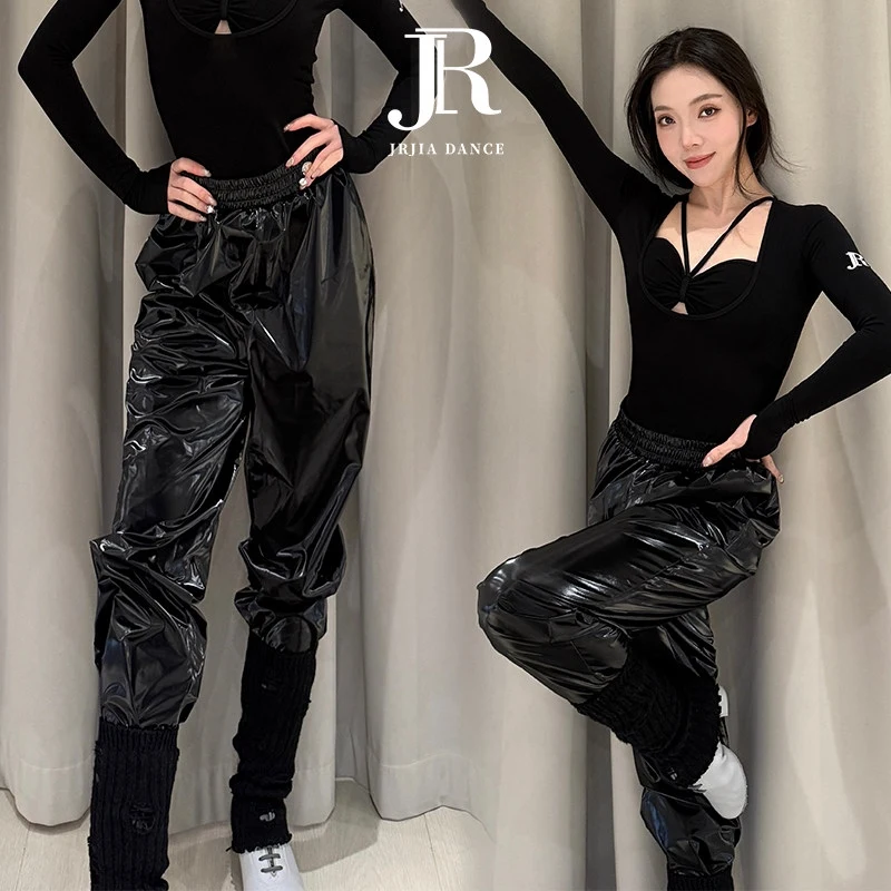 Одежда для латинских танцев ча-ча-румба для взрослых, женские черные кожаные брюки, спортивные брюки для тренировок по латинским танцам, одежда для занятий латинскими танцами DNV26221
Одежда для латинских танцев ча-ча-румба для взрослых, женские черные кожаные брюки, спортивные брюки для тренировок по латинским танцам, одежда для занятий латинскими танцами DNV26221