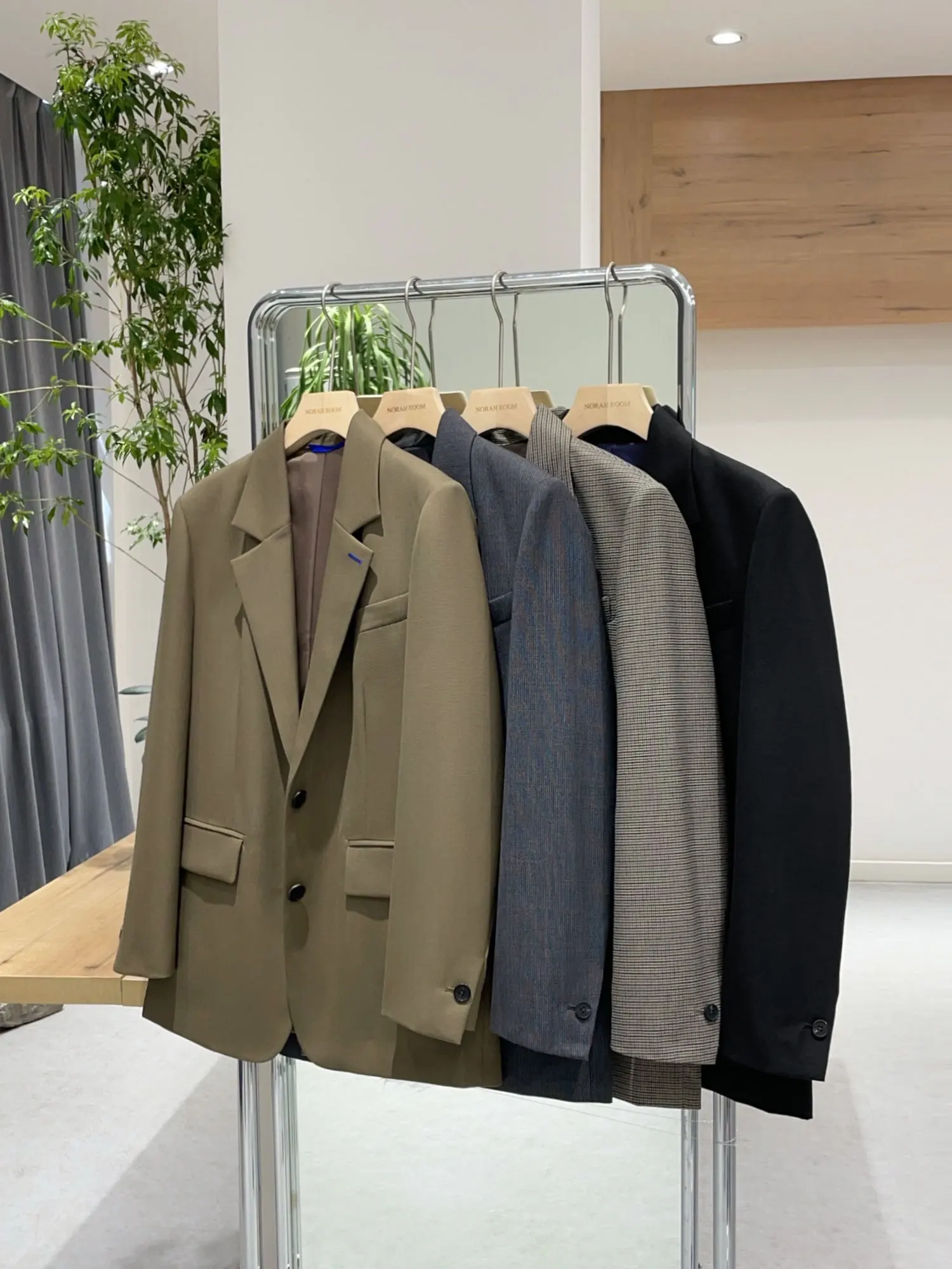Treasure Series No Xiao La Authentic Spring New Casual Wide Fit Suit Jacket Brand KP Home Comfortable Straight Tube Style
Treasure Series No Xiao La Authentic Spring New Casual Wide Fit Suit Jacket Brand KP Home Comfortable Straight Tube Style