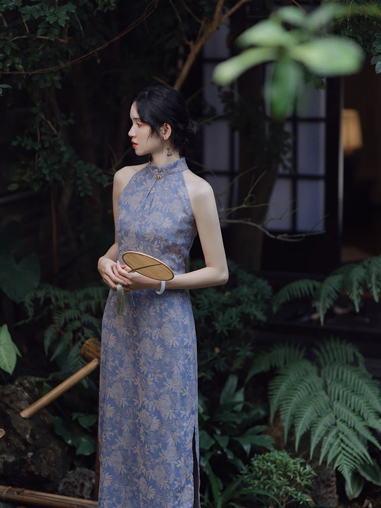 Новое китайское платье-ципао с цветочной вышивкой, подчеркивающее талию, в стиле ретро, длинное, для женщин 25-35 лет
Новое китайское платье-ципао с цветочной вышивкой, подчеркивающее талию, в стиле ретро, длинное, для женщин 25-35 лет