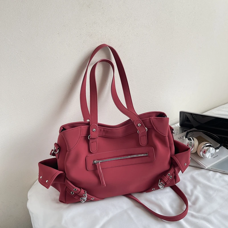 2025 Fashionable New Tote Faux Suede Square Shoulder Bags Solid Large Capacity Designer Style Super Cool Women's Crossbody Bags
2025 Fashionable New Tote Faux Suede Square Shoulder Bags Solid Large Capacity Designer Style Super Cool Women's Crossbody Bags