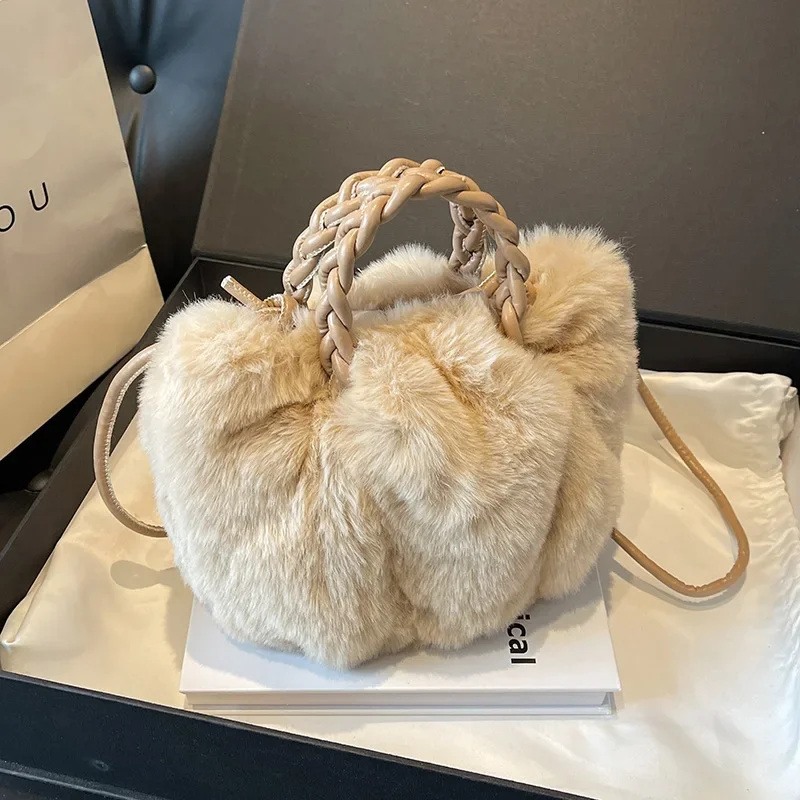 Autumn Winter Soft Plush Handbags Black White Khaki Bucket Bag For Women 2024 Retro Shoulder Bag Messenger Ladies Shopping Bag
Autumn Winter Soft Plush Handbags Black White Khaki Bucket Bag For Women 2024 Retro Shoulder Bag Messenger Ladies Shopping Bag